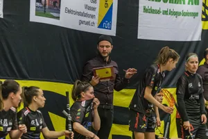 florian%20fauser-05_preview Riders-Trainer Florian Fauser geht mit einem verjüngten Team in die NLA-Saison.