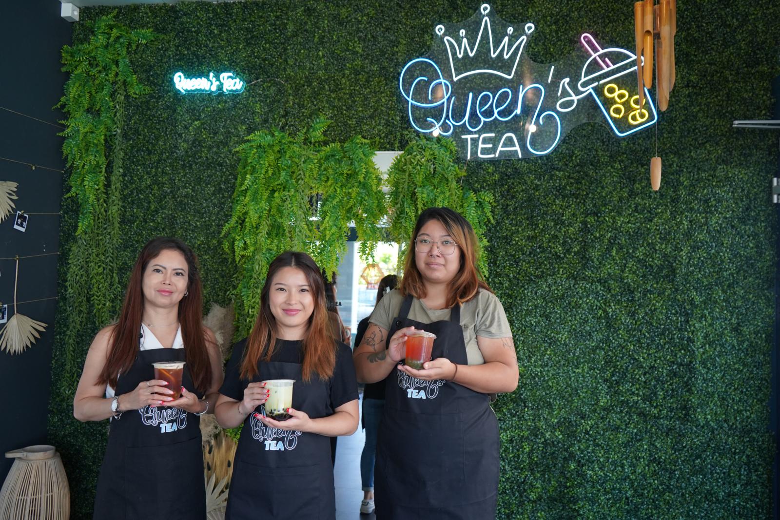 Neuer Laden "Queen's Tea" in Uster verkauft Bubble Tea. Von links nach rechts: Le Van Cai, Diana Cai, Lilli Trinh