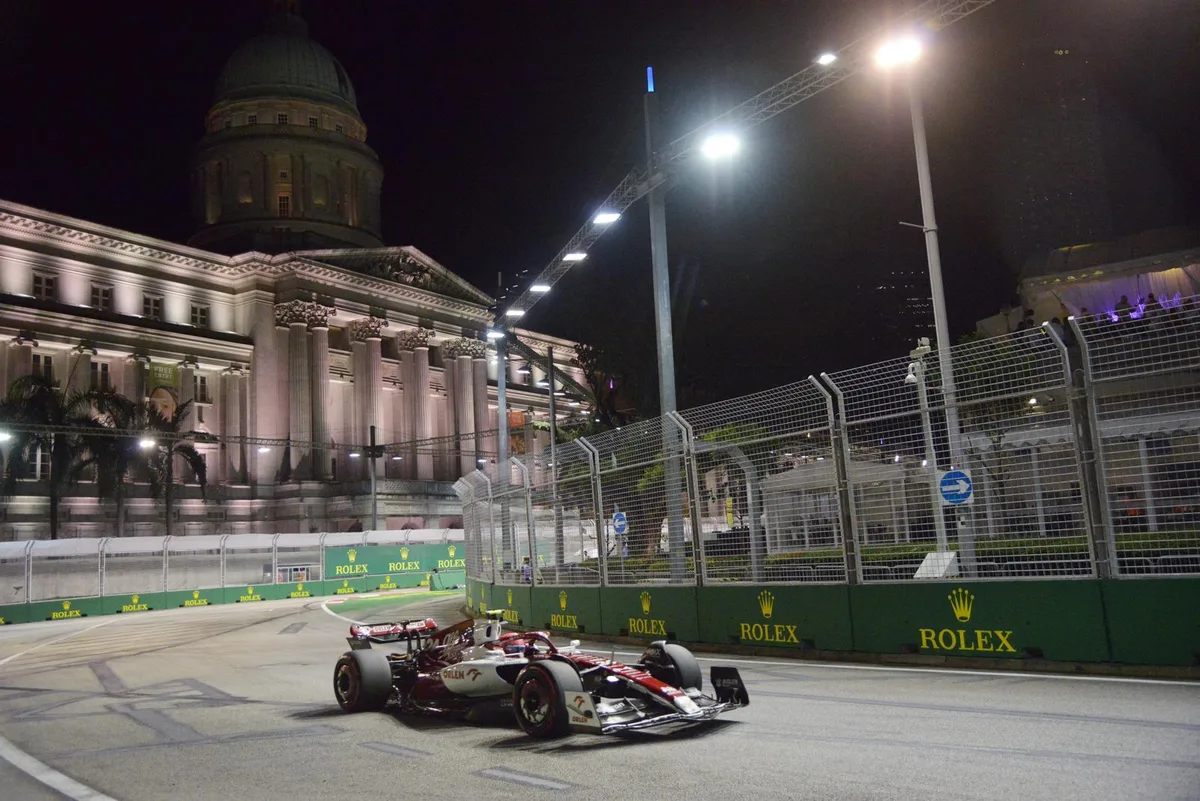 Das Rennen von Sauber-Fahrer Guanyu Zhou war schon nach kurzer Zeit vorbei - unverschuldet.