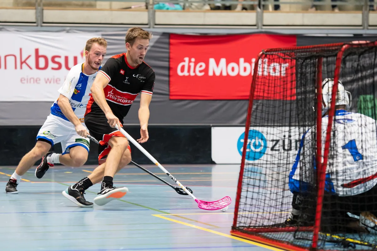 Mit Patrik Doza (am Ball) stellt Uster den Liga-Topskorer – trotzdem wartet das Team noch auf den ersten Saisonsieg.