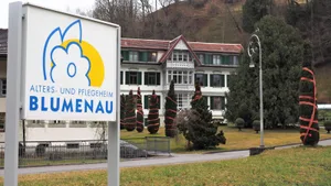 bauma_fixtaxi_blumenau_agy_3_preview Genau an der Gemeindegrenze zwischen Fischenthal und Bauma befindet sich das Alters- und Pflegeheim Blumenau., Das Gebiet Lipperschwendi/Lenzen weist Defizite bei der Erschliessung auf.