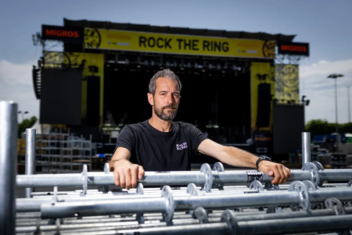 Rock-the-Ring-Gründer Päde Hofstetter zeigt sich bestürzt über das Ende «seines» Festivals. Päde Hofstetter auf dem Areal des Rock the Ring beim Betzholzkreisel.