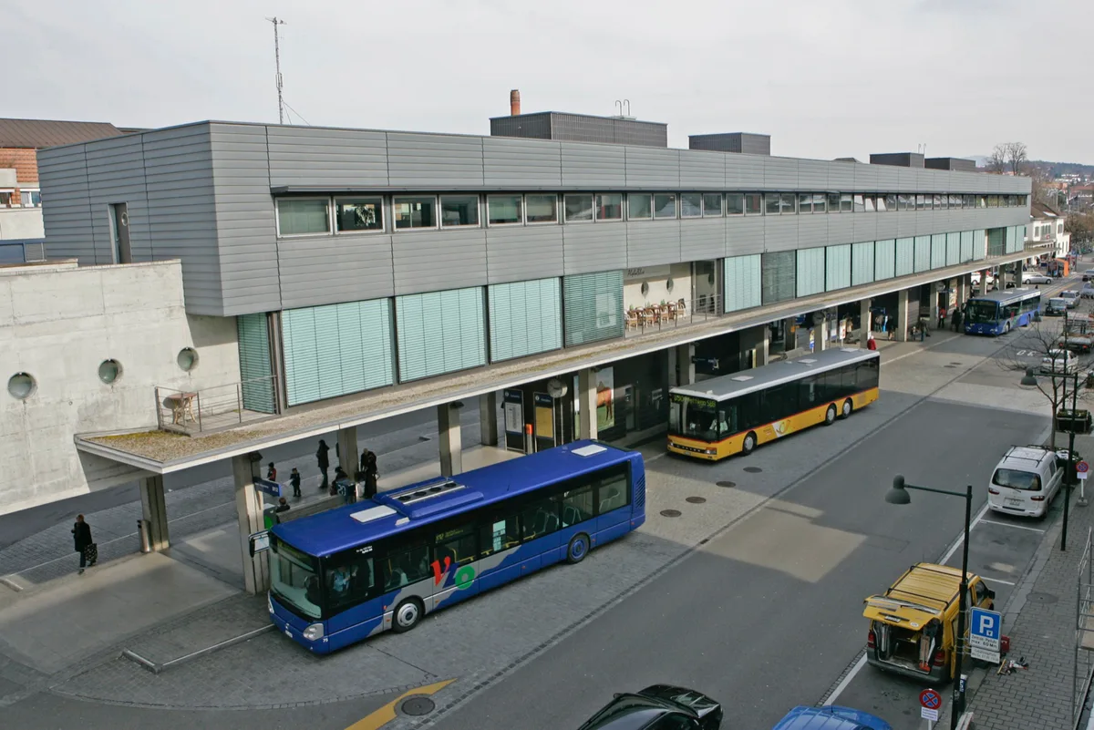 0759895_preview Bald ist Fahrplanwechsel - Uster hilft sich zu Informieren.