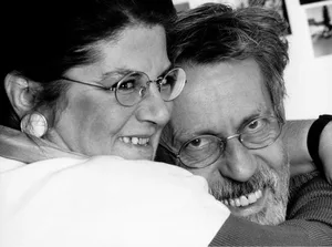 https-zueriost-ch-sites-default-files-elvis-media-2022-11-emil%2520und%2520barbara_2-1_preview-jpg Barbara Marty Kälin zusammen mit ihrem vor einigen Jahren verstorbenen Mann Emil Kälin., Barbara Marty Kälin - hier 2003 - wirkte in der kommunalen, kantonalen und eidgenössischen Politik., Nach der Politikkarriere engagierte sich Barbara Marty Kälin beim Schweizer Tierschutz, hier mit ihren Katzen daheim.