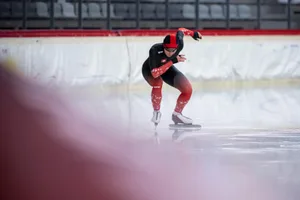 img_1031_preview Die Ebmatingerin Kaitlyn McGregor ist über einen Grossteil der Distanzen die schnellste Schweizerin., Kaitlyn McGregor (Zweite von rechts) mit ihren Teamkolleginnen., Das Sommertraining bestreiten die Schweizerinnen jeweils im deutschen Geisingen., Die Schweizerinnen beim Training im Eisschnelllauf-Mekka Inzell.