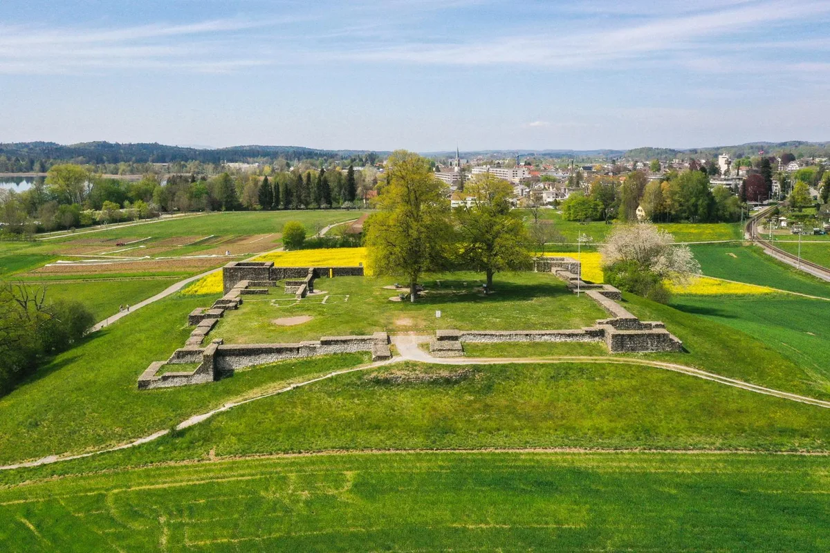 pfaeffikon_16042020_drohnenbilder2_sbo_12_preview Dank eines Patroulliendienstes konnte die Abfall- und Lärmproblematik beim Römerkastell erheblich reduziert werden.