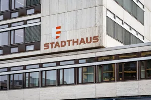 uster_0403016_stadthaus_naz-9 Die Stadt Uster schliesst die Rechnung 2015 mit einem Defizit von 7,2 Millionen Franken ab. (Symbolbild: Nicolas Zonvi/Archiv)
