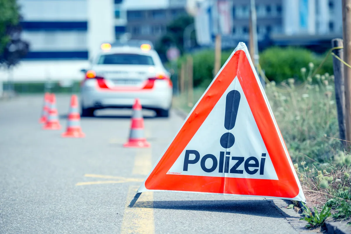 triopan_01 In Hinwil geriet der Verkehr wegen eines Unfalls für kurze Zeit ins Stocken. (Symbolbild: Mike Gadient/Archiv)