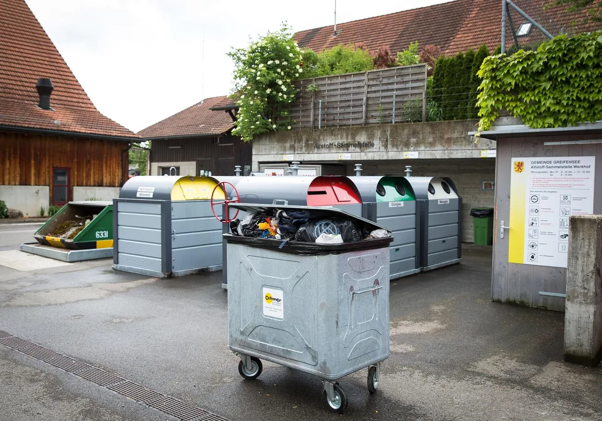 Die Sammelstelle beim Werkhof: Was auf welchem Weg gesammelt wird, kann der Gemeinderat künftig flexibler entscheiden.
(Bild: Seraina Boner)