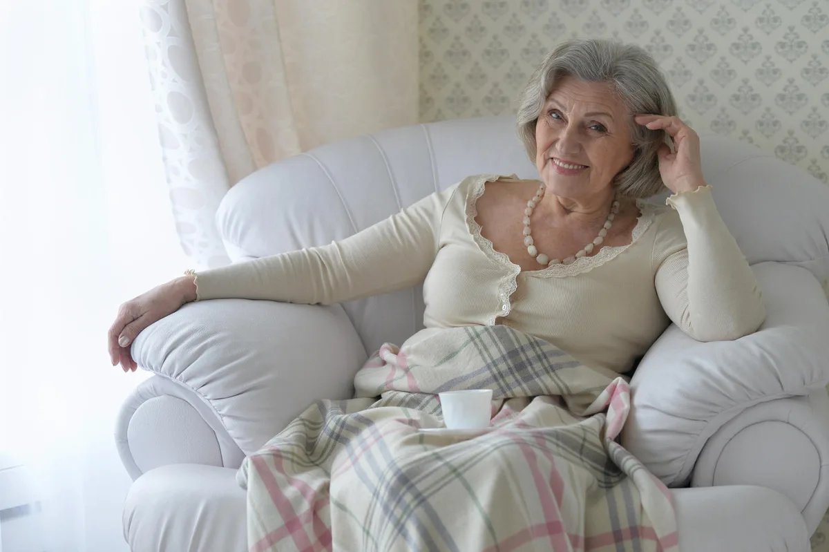 Gemütlich im Sessel sitzen - was gibt es Schöneres? (Bild: Fotolia)