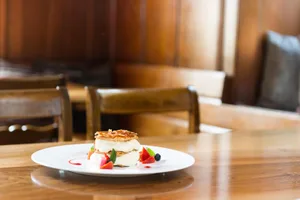 uster_20140425_sternenwangen_cnn_39 Vor dem Bezahlen abgehauen: Ein 25-Jähriger aus Wetzikon beglich in vier Oberländer Restaurants die Rechnung nicht. (Symbolbild: Christian Senn/Archiv)