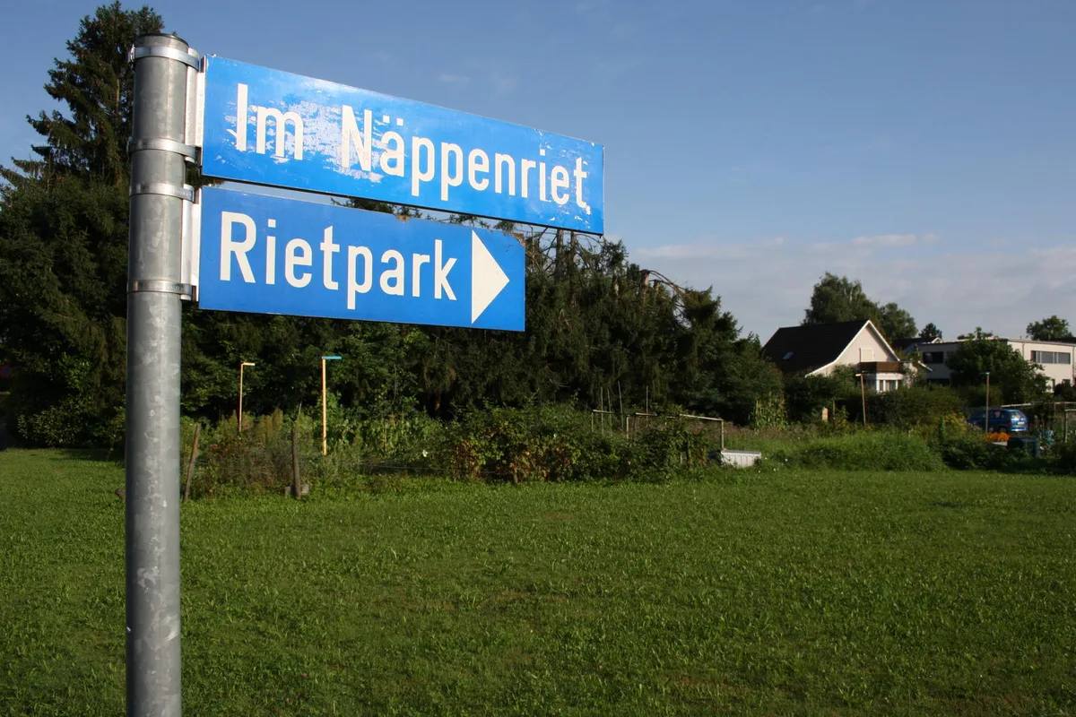 Damit das Provisorium aufgestellt werden kann, hat die Gemeinde den Pächtern der Privatgärten auf dem Areal gekündigt. Jetzt setzen sich die Involvierten zusammen und suchen eine Lösung.
(Thomas Bacher)