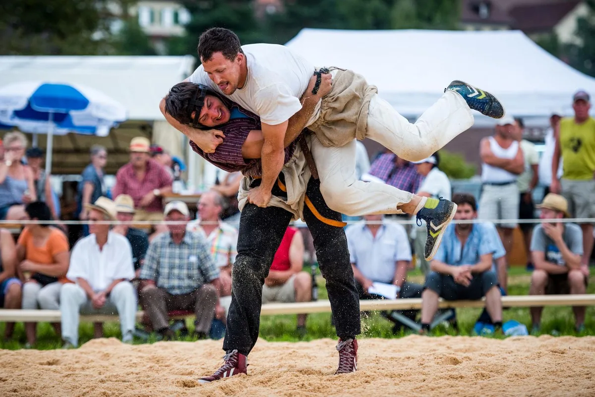 Felix Stahel (rechts) erlebt am «Eidgenössischen» in Estavayer seinen Karrierehöhepunkt. (Bild: Fabio Meier)
