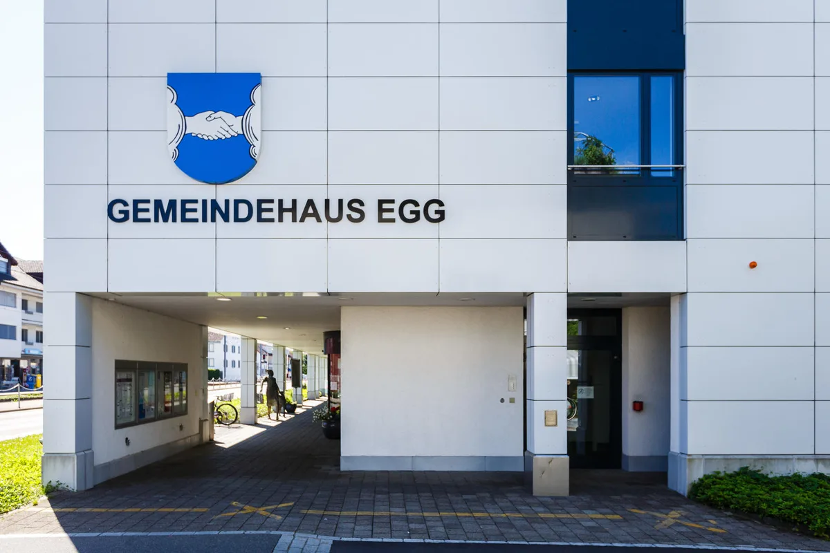 egg_gemeindehaus_naz-12 Die Egger Rechnungsprüfungskommission wird künftig ohne Paul Brenner auskommen müssen. (Archivbild: Nicolas Zonvi)