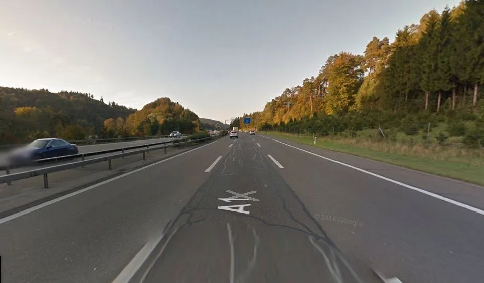 Zum Beginn der Herbstferien kontrollierte die Kantonspolizei Zürich auf der A1 Reisecars. (Bild: Google Street View)