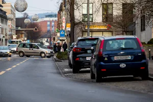 uster_20122016_ppstadthaus_crm_7 Begehrt und immer bekannter: Die Parkgelegenheit auf der ehemaligen Busbucht vor dem Stadthaus. (Bild: Christian Merz)