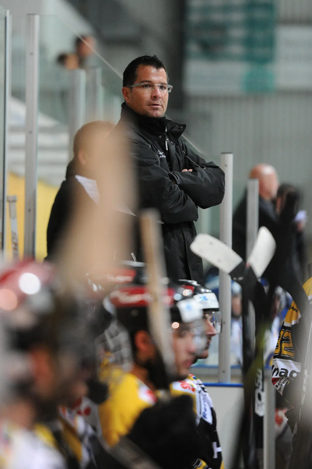 sport_02112011_eishockeywetzikonarosa_dku_7 Steckte in einer Zwickmühle: EHCW-Interimstrainer Roger Keller. (Archivbild: David Kündig), Ex-Trainer Andy Ritsch musste sein Amt abgeben. (Bild: Christian Merz), Wann findet der EHCW auf die Erfolgsstrasse zurück? (Bild: Christian Merz)