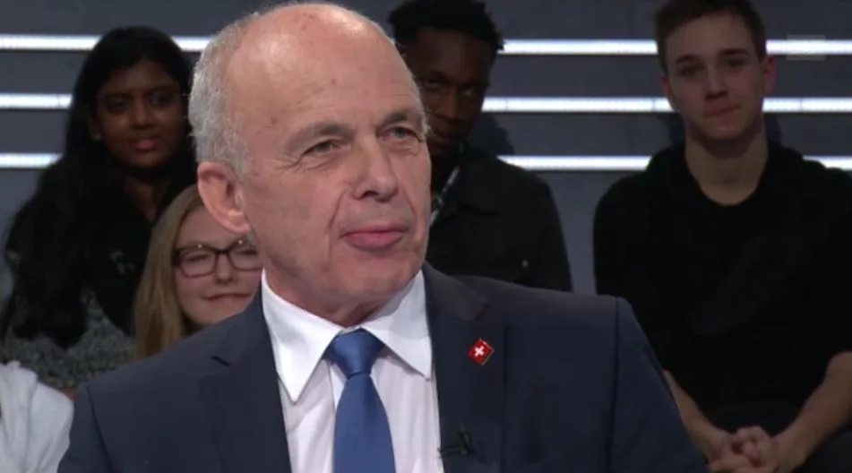Ueli Maurer war am Freitagabend in der Arena zu Gast. Diskutiert wurde über die Unternehmenssteuerreform III. (Bild: Screenshot SRF)