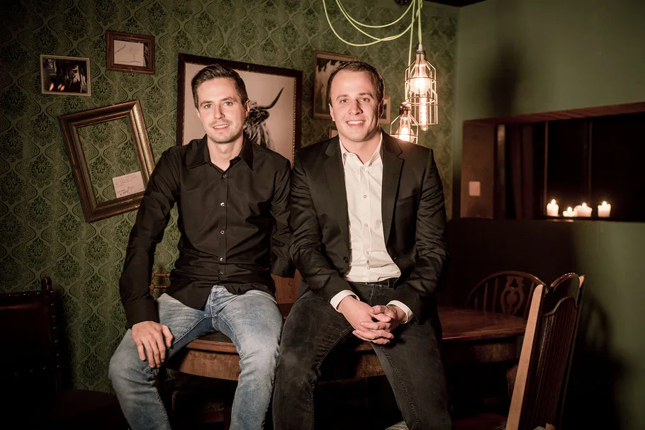 Die Betreiber der Archbar übernahmen nun auch das Zimmer 31 und Coyote Ugly in Winterthur: Adrian Schnaubelt (l.) und Fabian Frauenfelder. (Bild: zvg)