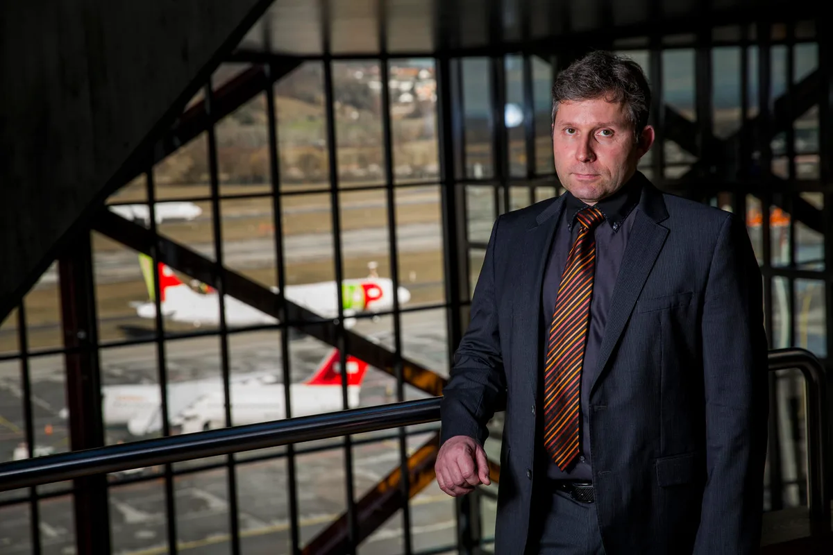 fokusregion_03022017_danielknecht_crm_1 «Aus den Fehlern anderer lernen»: Flugunfalluntersucher Daniel W. Knecht im Operation Center am Flughafen Zürich. (Bild: Christian Merz)