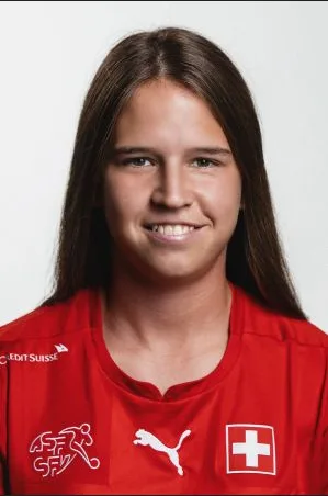 Naomi Mégroz stand im Januar erstmalig in einem Trainingslager in Valencia im Kreise des Nationalteams. (Bild: zvg)