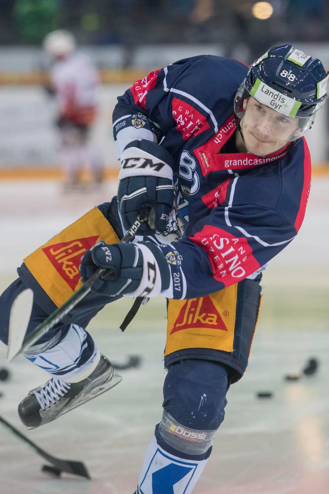 Nahe am Ziel: Der Wangemer Sven Senteler steht mit dem EV Zug im Playoff-Final. (Bild: Keystone)