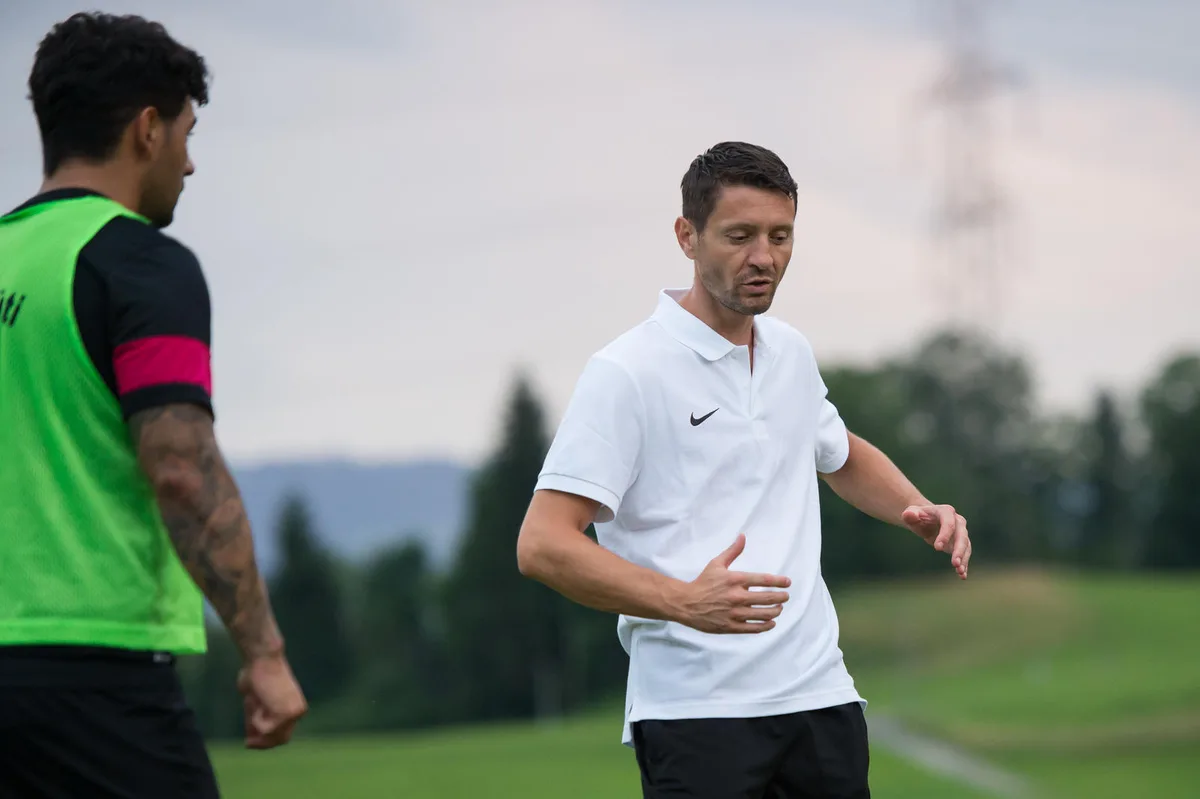 Gehen getrennte Wege: Daniele Damiani (rechts) ist nicht mehr Trainer des FC Rüti. (Archivbild: Robert Pfiffner)