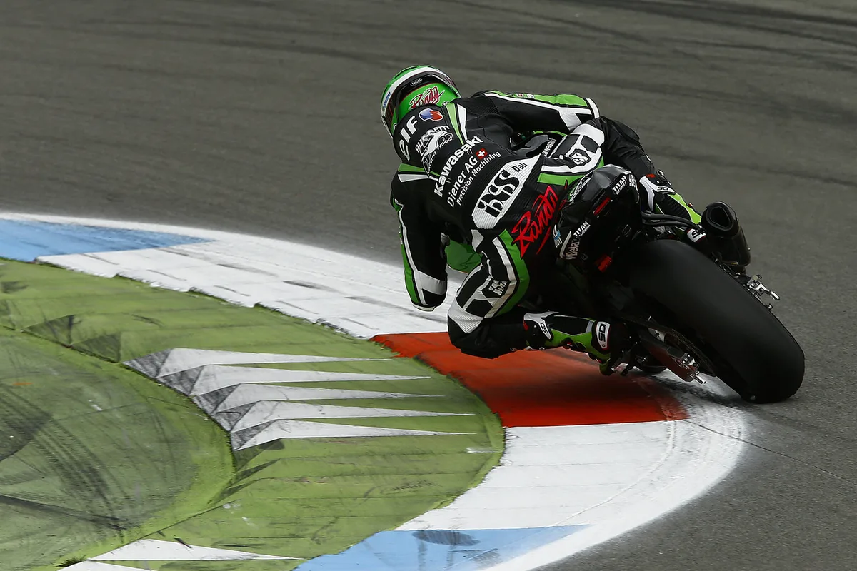ddd Bei einem Überholmanöver verlor der Grütner Superbike-Pilot Randy Krummenacher wertvolle Zeit. (Bild: © 2017 RR Randy Racing GmbH), Bei einem Überholmanöver verlor der Grütner Superbike-Pilot Randy Krummenacher wertvolle Zeit. (Bild: © 2017 RR Randy Racing GmbH), Bei einem Überholmanöver verlor der Grütner Superbike-Pilot Randy Krummenacher wertvolle Zeit. (Bild: © 2017 RR Randy Racing GmbH)