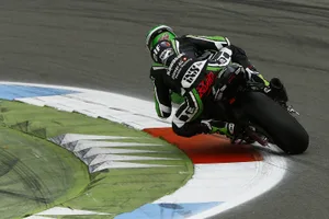 ddd Bei einem Überholmanöver verlor der Grütner Superbike-Pilot Randy Krummenacher wertvolle Zeit. (Bild: © 2017 RR Randy Racing GmbH), Bei einem Überholmanöver verlor der Grütner Superbike-Pilot Randy Krummenacher wertvolle Zeit. (Bild: © 2017 RR Randy Racing GmbH), Bei einem Überholmanöver verlor der Grütner Superbike-Pilot Randy Krummenacher wertvolle Zeit. (Bild: © 2017 RR Randy Racing GmbH)