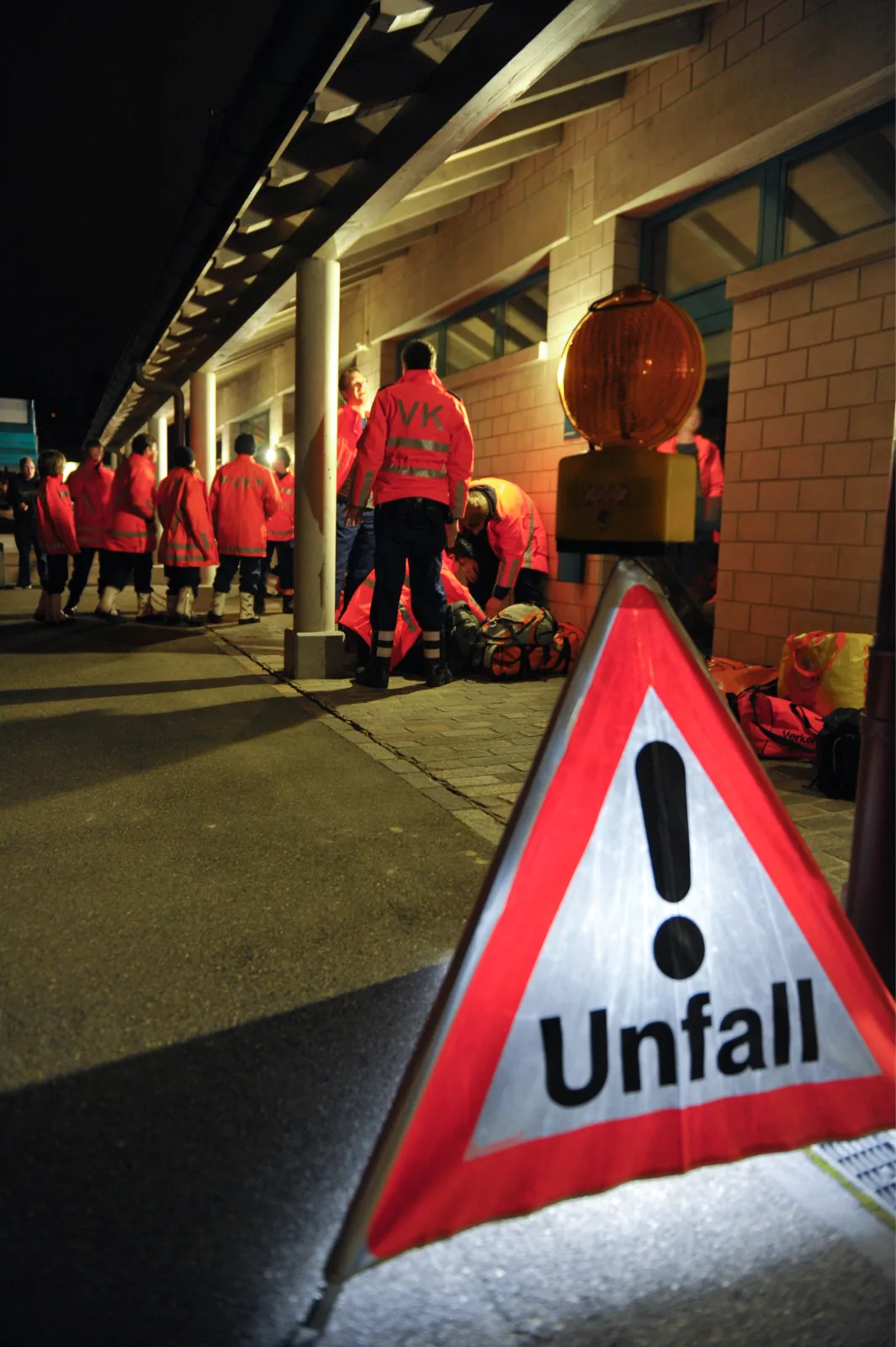 Der Bauarbeiter erlag noch auf der Unfallstelle seinen Verletzungen. (Symbolbild: Christoph Bantli)