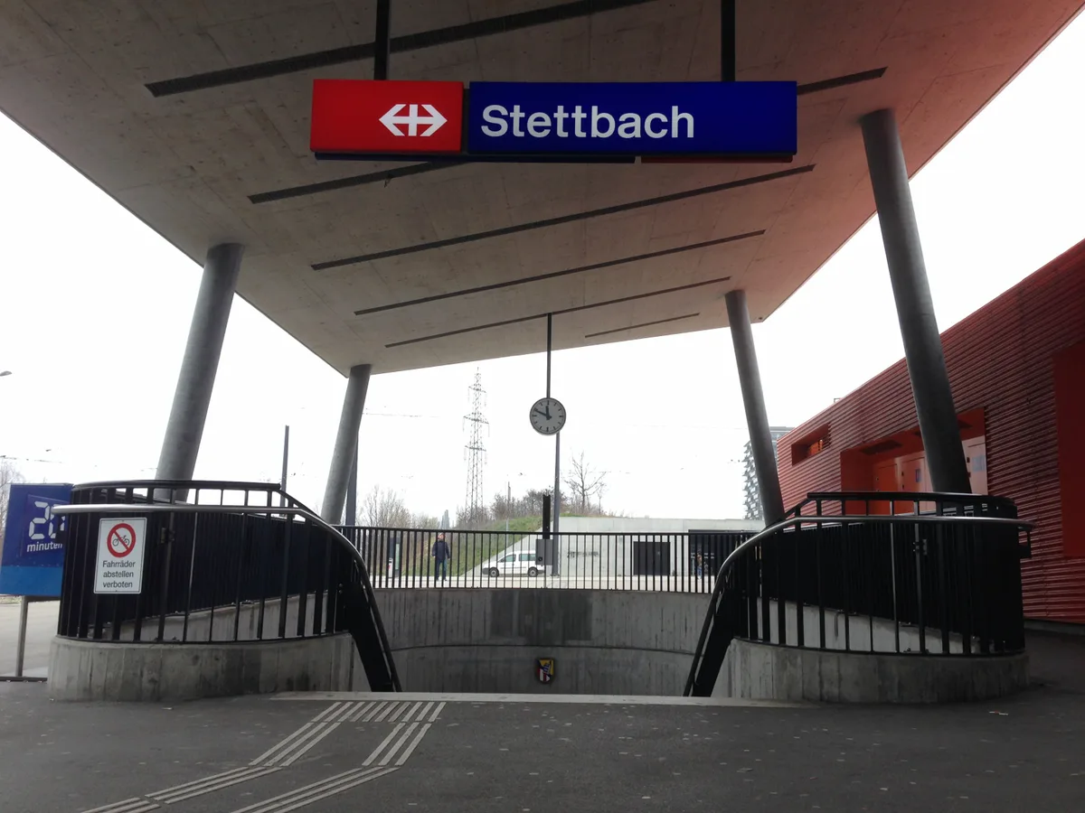 img_6248_preview Der Bahnhof Stettbach war am Donnerstagnachmittag, 7. Juni 2018, zwischenzeitlich nicht befahrbar. (Symbolfoto: Züriost)