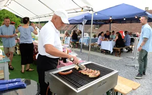 online_09072017_sommerfestsulzbach_mav_19 Am Sommer- und Dorffest in Sulzbach, das vom Dorf- und Frauenverein durchgeführt wurde, wurde die nachbarschaftliche Nähe gepflegt. (Bild: Marcel Vollenweider)