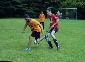 wthur_steigemer_kick_08_0 Ein multikulturelles Familienfest anstatt Vorurteile. Dies mit einem Fussballturnier für die ganze Familie. (Bild: Urs Weisskopf)