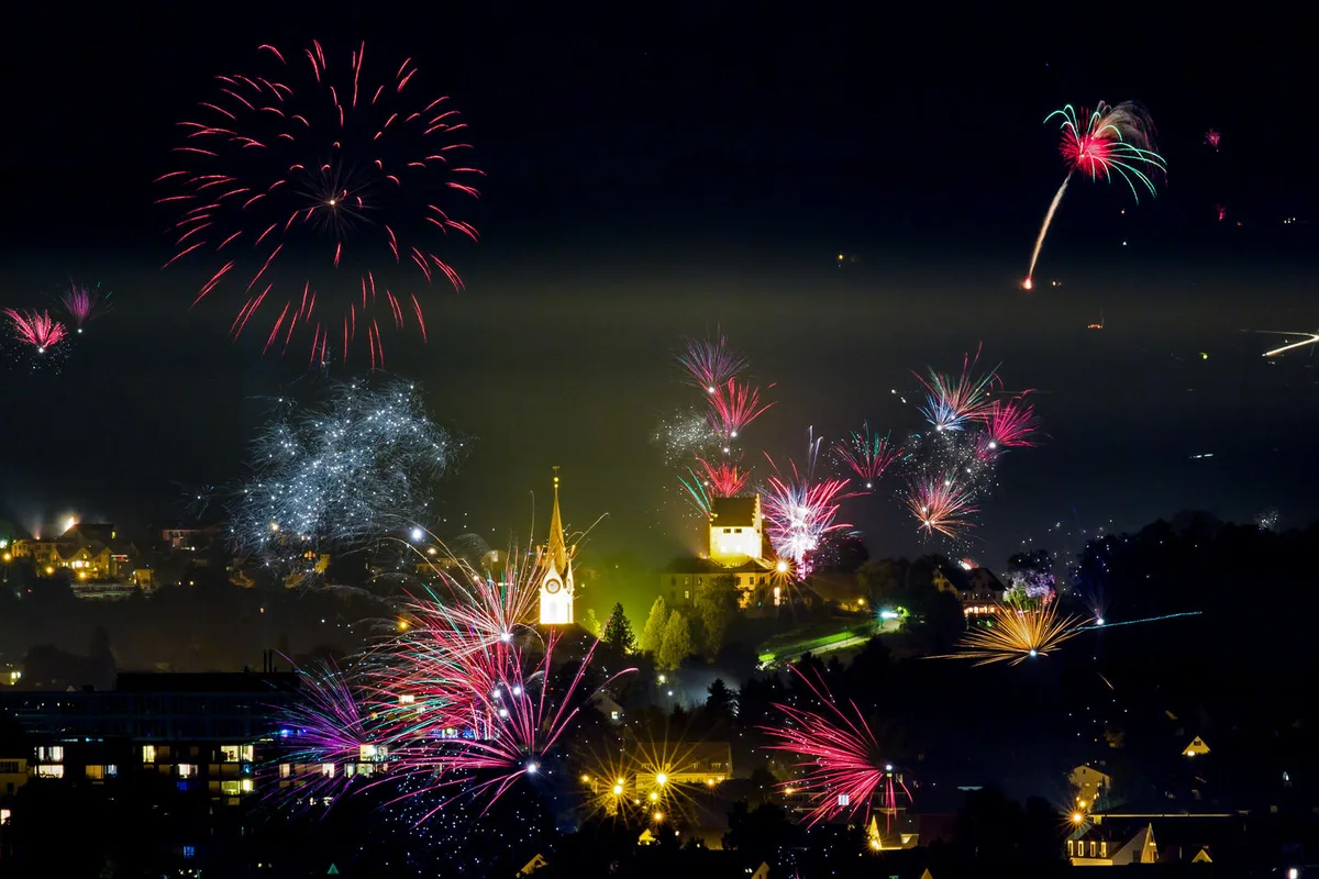 Das Abfeuern von Feuerwerk ist nicht ungefährlich. (Archivbild: Christian Merz)