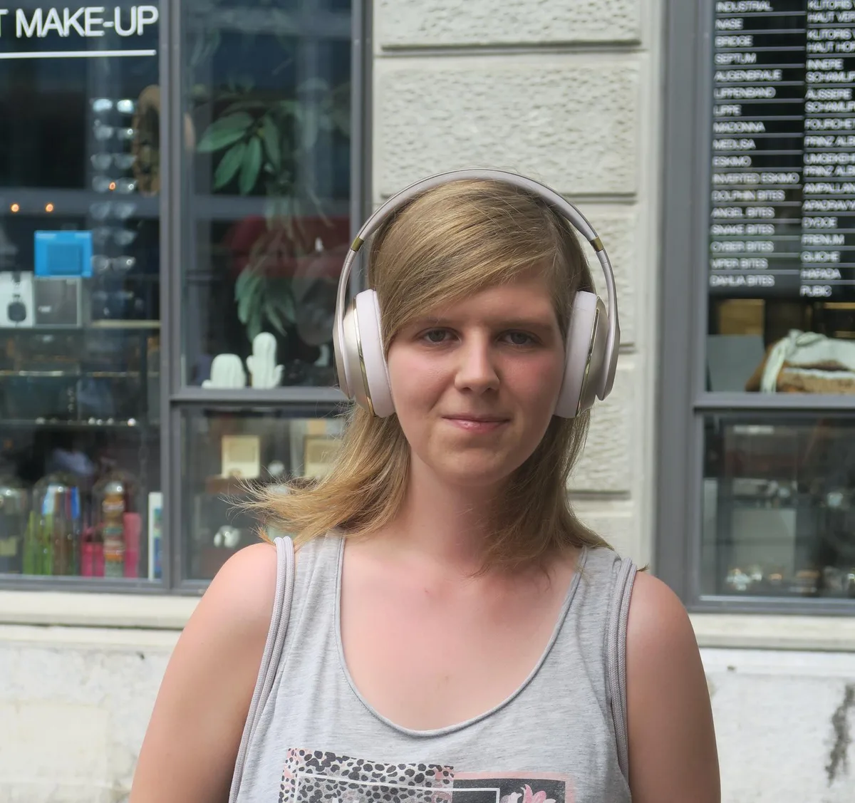 lmh Sarah Schmidiger aus Winterthur mag Musik, die gute Laune macht. (Bild: Talina Steinmetz)