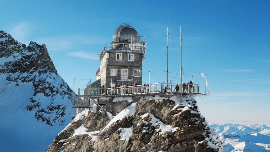 jj_048_sphinx_terasse-web-neu Die auf 3580 Meter über Meer gelegene Forschungsstation Jungfraujoch. (Bild: www.Jungfrau.ch)