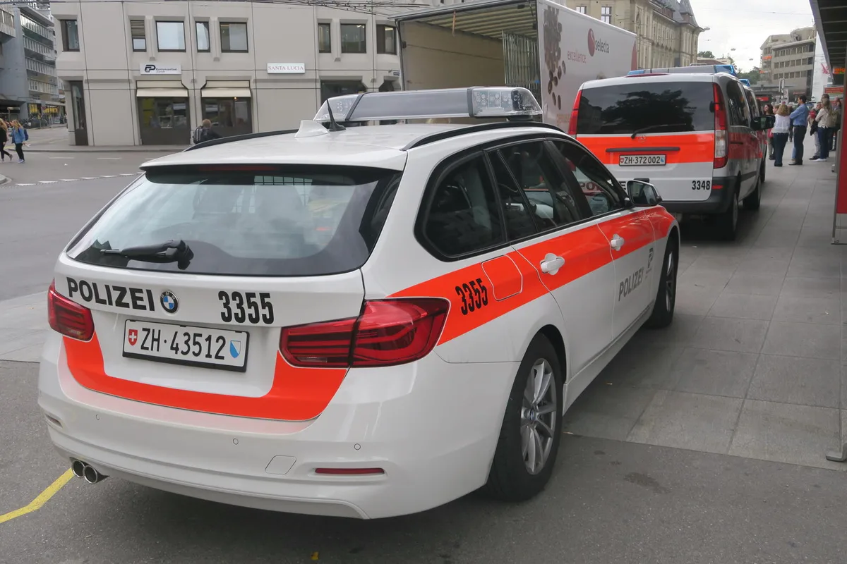 img_7081 Am Hauptbahnhof Winterthur war die Kantonspolizei Zürich vor Ort.
(Bild: Fabrice Dubler), Die Polizei suchte im ganzen Kanton Zürich nach dem Unbekannten. (Symboldbild: Archiv)