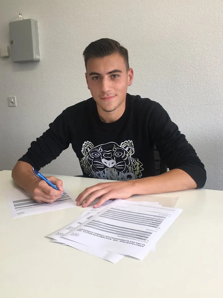 21728185_10156610073399689_2791227637279908570_n Gabriel Isik setzt mit dem 3-Jahresvertrag beim FC Winterthur ein Zeichen für seine fussballerische Zukunft.
(Bild: Facebook FC Winterthur)