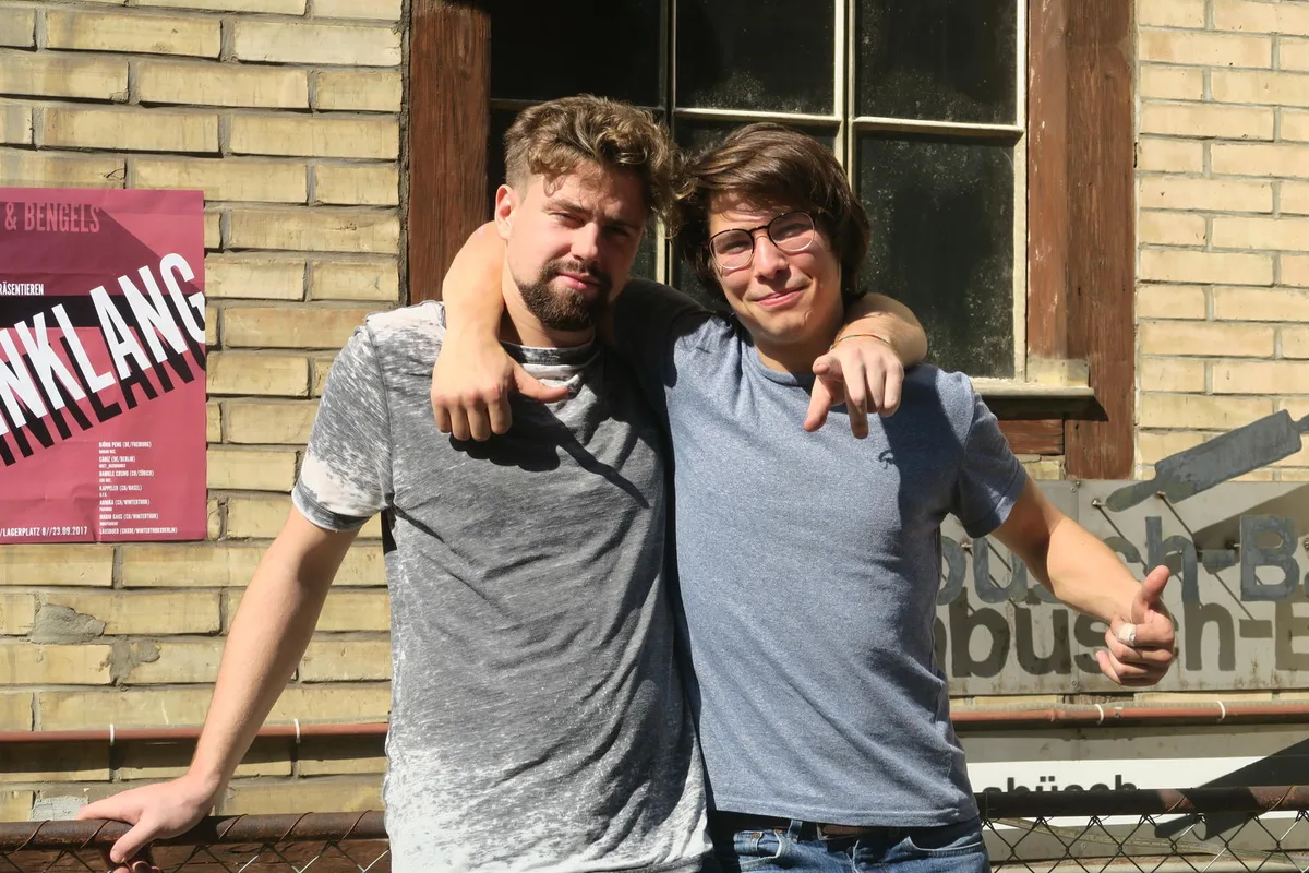 uns_trifft_man_28-9 Obwohl zwischen Laurids Wagner (l.) aus Winterthur und Henrik Wickström aus Wien mehrere hundert Kilometer liegen, stehen sie sich sehr nahe.
(Bild: Talina Steinmetz)