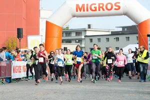2017_wintisola-1 Start zur Winti-Sola im Teuchelweiher. (Cécile Gmünder), Aufstieg beim Taggenberg. (Cécile Gmünder), Auf der Strecke 5 beim Hegi. (Cécile Gmünder), Siegerbild der Winti-Gang. (Cécile Gmünder)