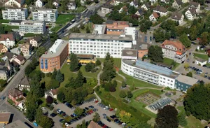 2145337 Das Spital Uster (Bild) und das Spital Wetzikon sind nicht zufrieden mit einem Regierungsratsbeschluss und erheben deshalb Beschwerde dagegen. (Bild: Spital Uster)