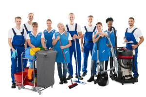 symbolbild_andrey_popov_-_stock-adobe_-com_ Professionelle Raumpfleger kosten mehr als 17 Franken pro Stunde - so die Meinung unter Schweizer Reinigungsunternehmer. (Bild: Symbolbild/Keystone), Ein solcher Flyer war in vielen Ustermer Briefkästen zu finden. (Bild: zvg)