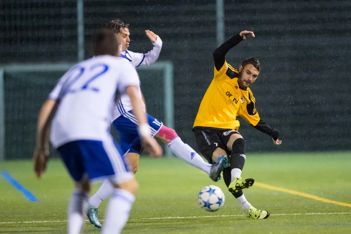 sport_19092017_fussball_pif-1_preview Gökhan Ocaktan und der FC Wetzikon warten seit fünf Spielen auf einen Sieg. (Archivbild: Robert Pfiffner)