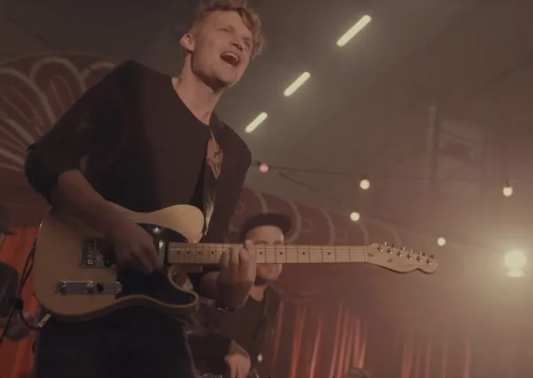 dabu2 Die Posen sitzen: Dabu Fantastic in ihrem Videoclip zum «Papa Moll»-Film. (Bild: Youtube)