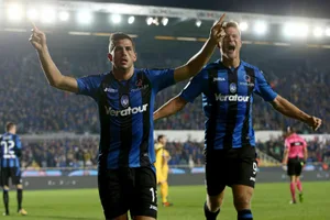 06289043_preview Der Hinwiler Remo Freuler (links) jubelt über sein Tor gegen Hellas Verona. (Bild: Keystone), Remo Freuler zieht ab und trifft gegen Hellas Verona zum 1:0. (Bild: Keystone), Remo Freuler gehört bei Atalanta Bergamo zu den Leistungsträgern. (Archivbild: Christian Merz)