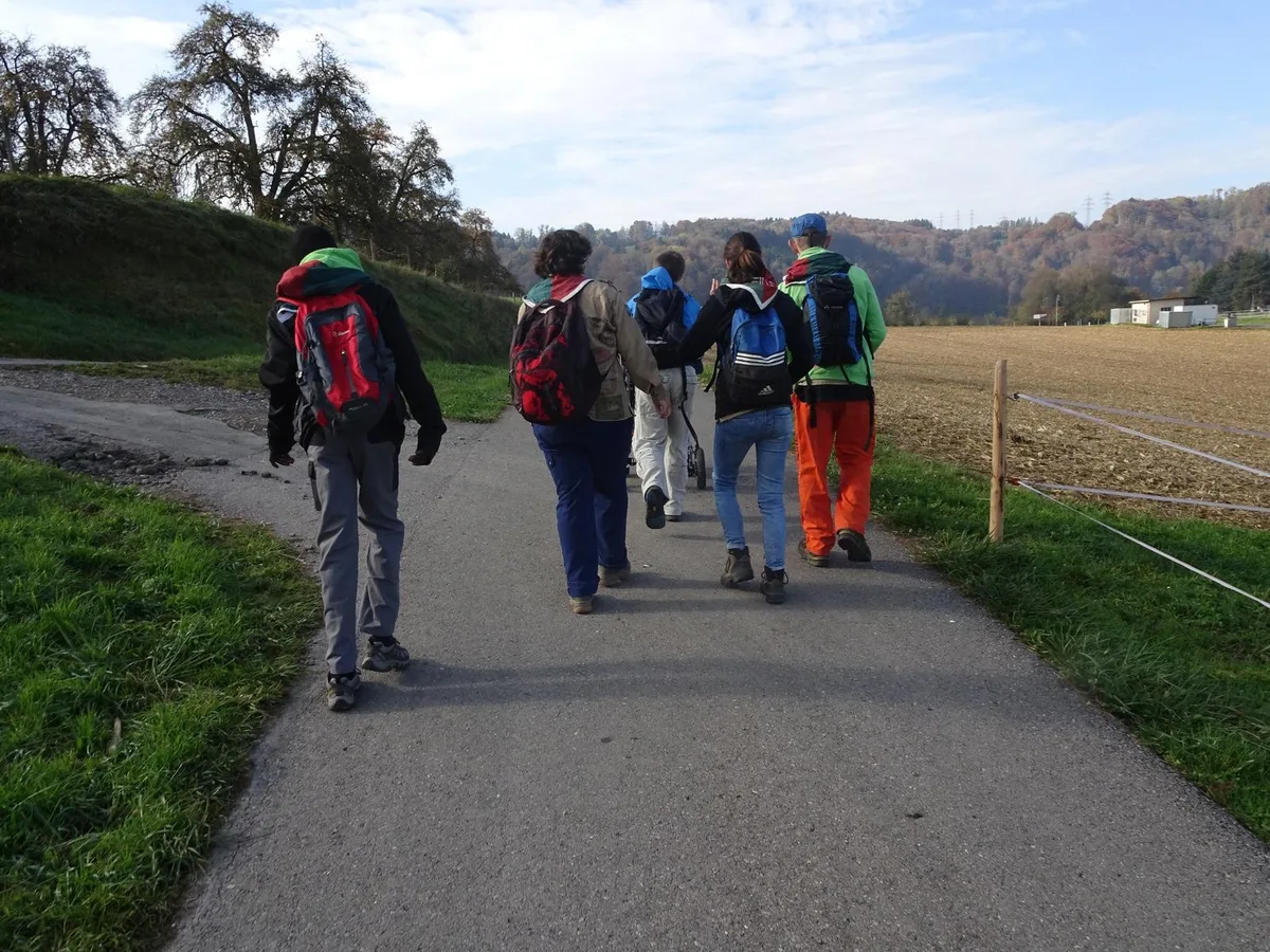 pta Die Pfadi Trotz Allem macht sich auf den Weg durch die Schweiz.
(Bild: zvg), Das Grüppchen hat einen Detektivfall erfolgreich gelöst.
(Bild: zvg), Die Teilnehmer fühlten sich im Wald pudelwohl.
(Bild: zvg) , Die Spiele sorgten für grosse Zufriedenheit.
(Bild: zvg)