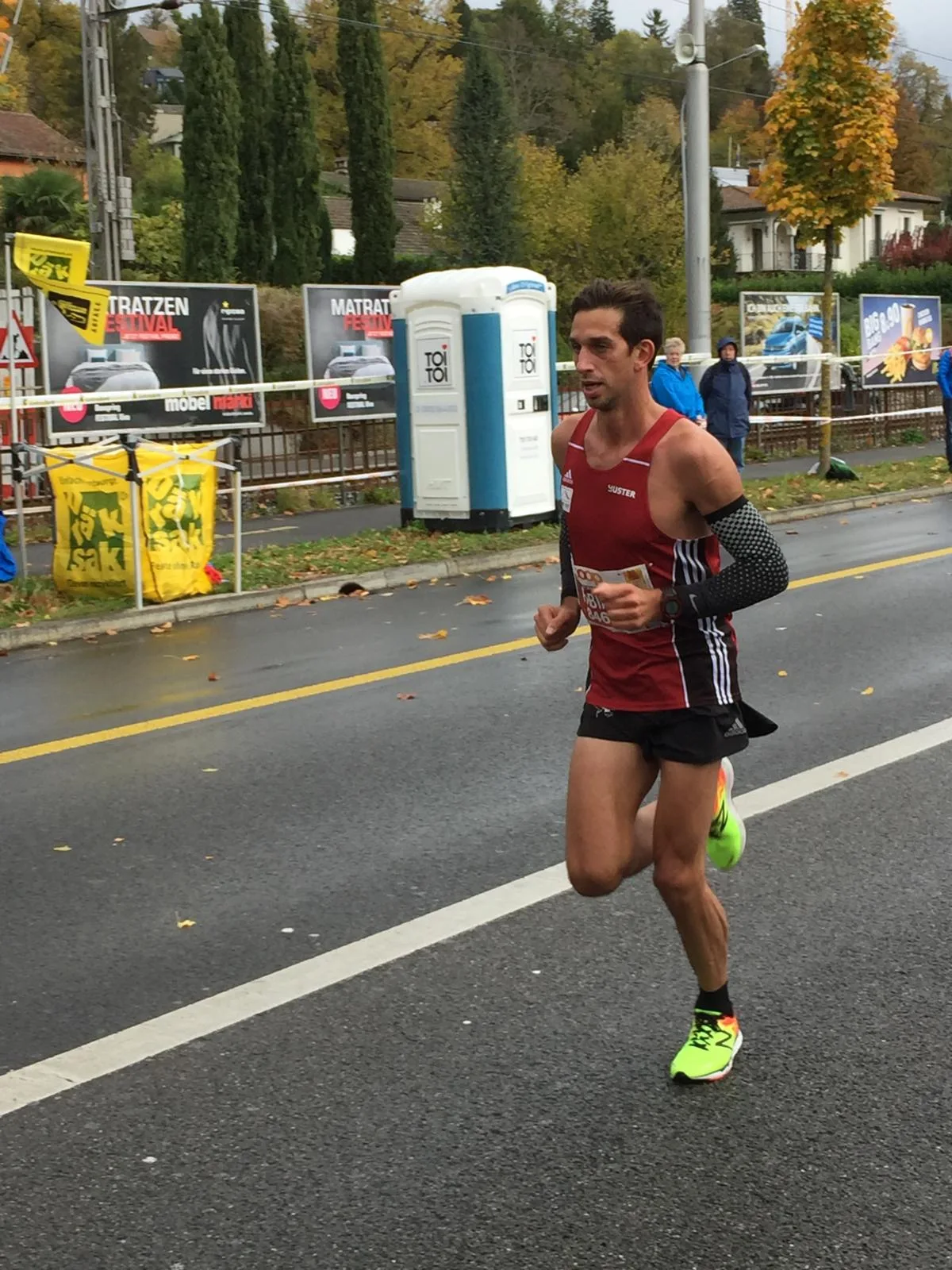 anrig_preview Fabian Anrig ist neuer Schweizer Meister im Marathon. (Bild: zvg), Fabian Anrig (Mitte) ist neuer Schweizer Meister im Marathon. (Bild: Swiss-Images)