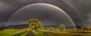 regenbogen_auslikon Bei Auslikon spannte sich am 22. Oktober ein grosser Regenbogen übers Land. (Kurt Flückiger)