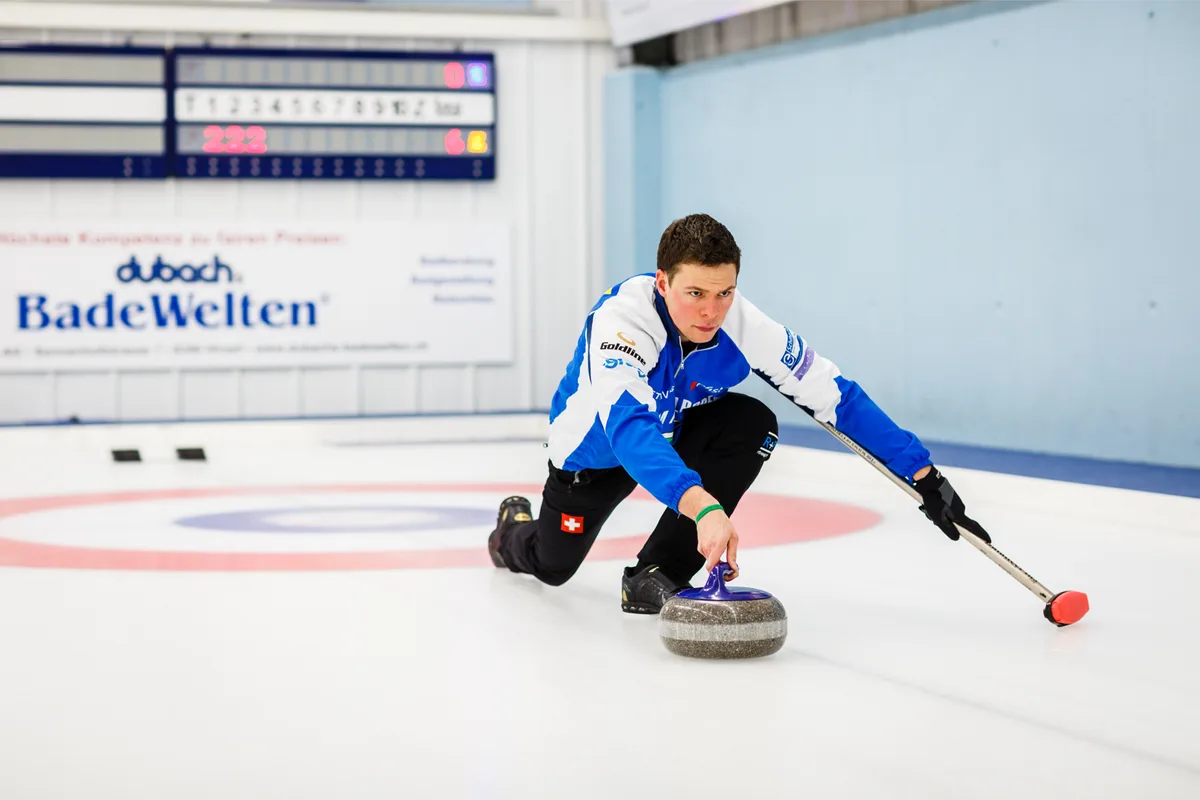 sport_16012014_curling_naz-6_preview Der Formaufbau von Claudio Pätz Richtung EM in St. Gallen stimmt. (Archivbild: Nicolas Zonvi)