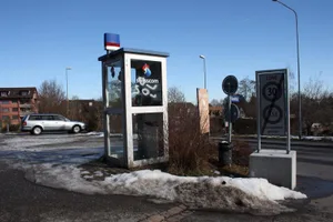 manuel_reimann In Aesch steht noch eine von zwei Maurmer Telefonkabinen (Bild: Manuel Reimann)